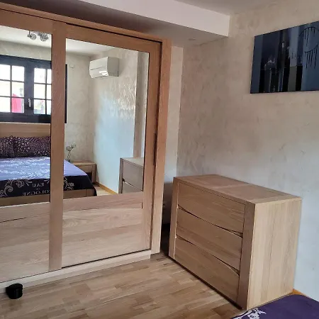 דירה Rene Saint-Génis